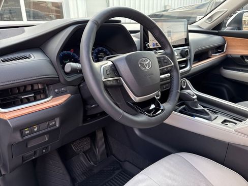 Used 2026 Toyota Grand Highlander Platinum image 13