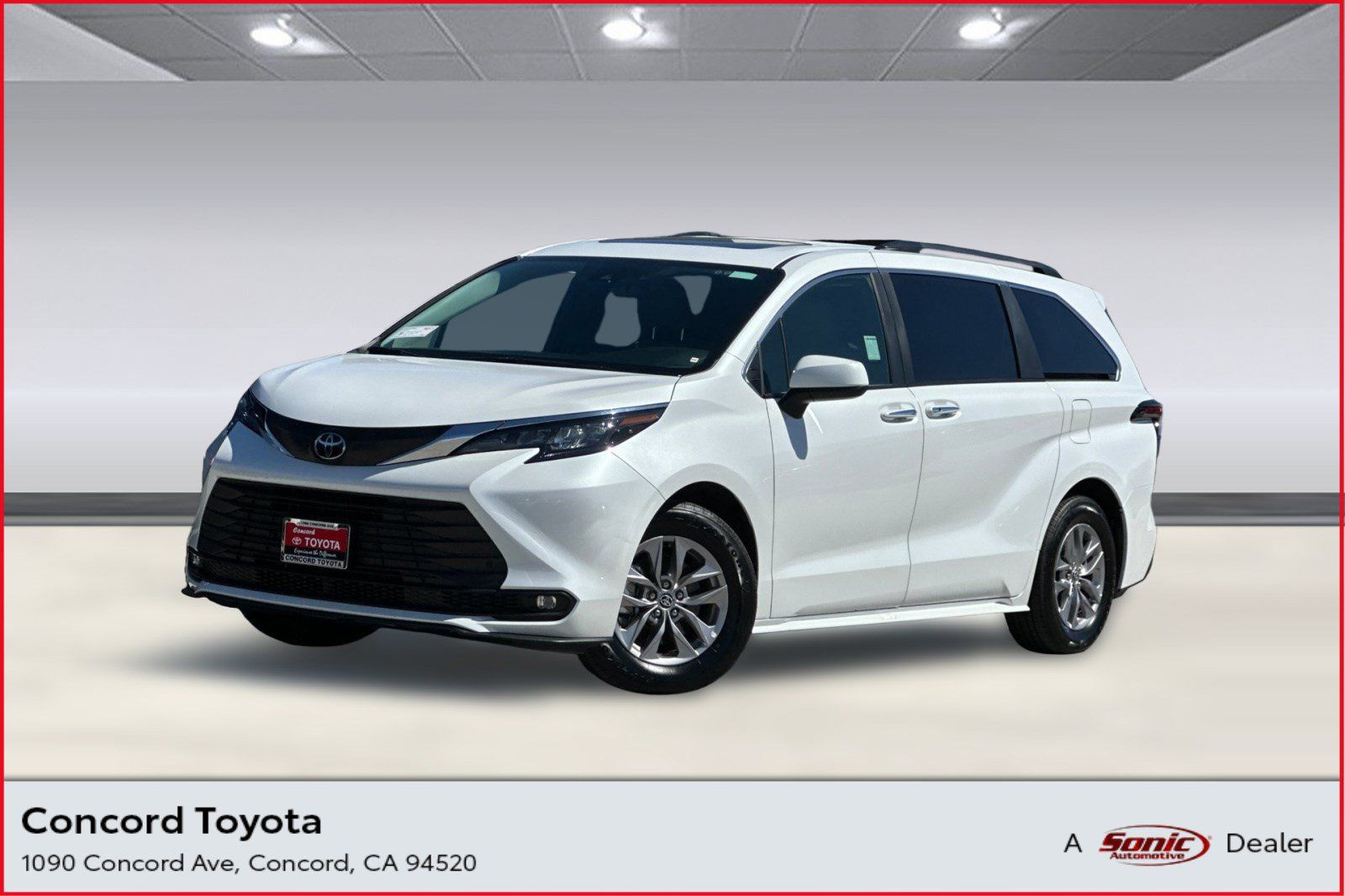 Used 2026 Toyota Sienna XLE FWD image 1