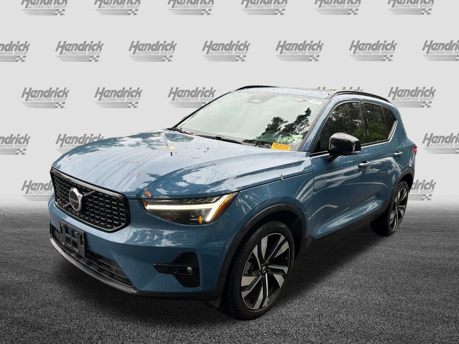 Certified 2024 Volvo XC40 B5 Ultimate w/ Protection Package Premier AWD/4WD image 9
