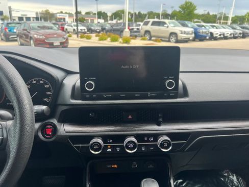 Used 2025 Honda CR-V LX image 12