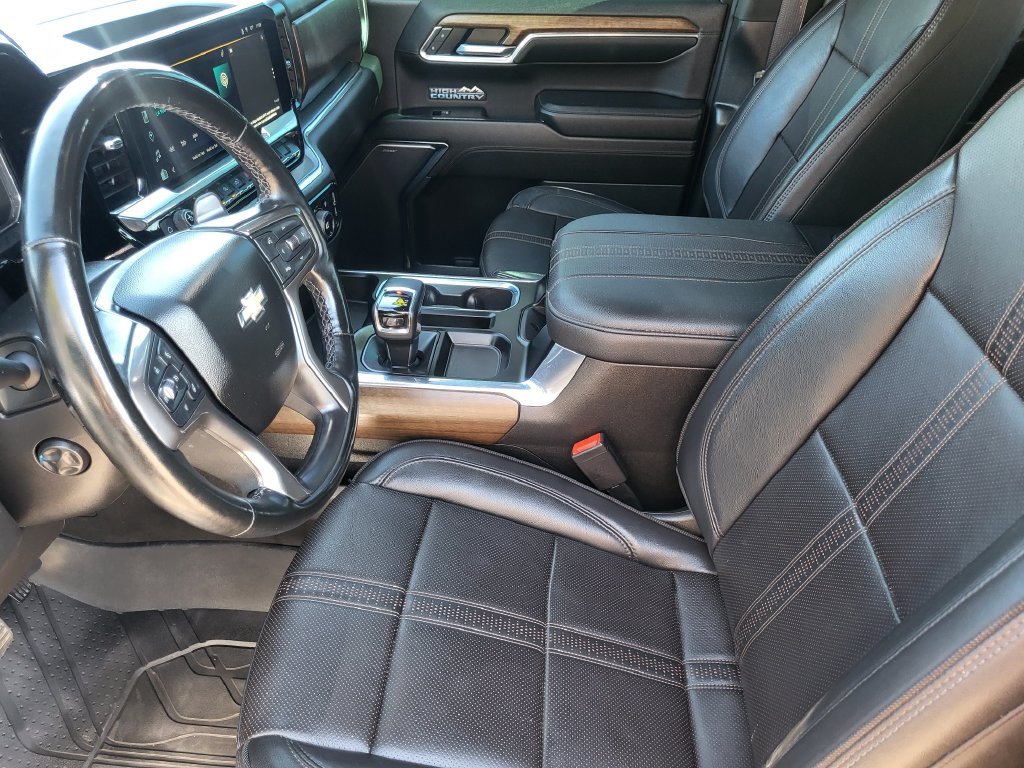 Used 2023 Chevrolet Silverado 1500 High Country w/ High Country Premium Package AWD/4WD image 13