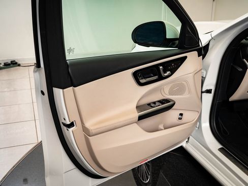 Certified 2025 Mercedes-Benz C 300 4MATIC Sedan image 25