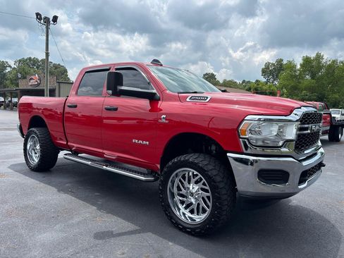 Used 2022 RAM 2500 Tradesman w/ Chrome Appearance Group AWD/4WD image 2