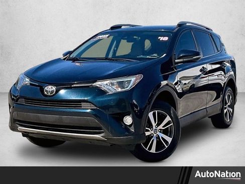 Used 2018 Toyota RAV4 XLE image 1
