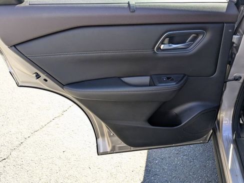 Used 2021 Nissan Rogue SL image 22