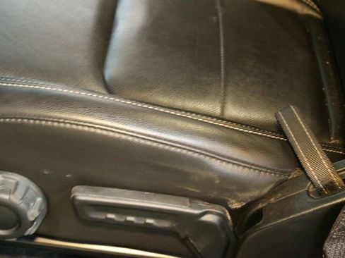 Used 2022 Jeep Wrangler Unlimited Sahara w/ Cold Weather Group image 18