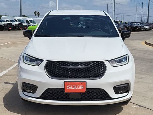 New 2026 Chrysler Pacifica Select FWD image 14