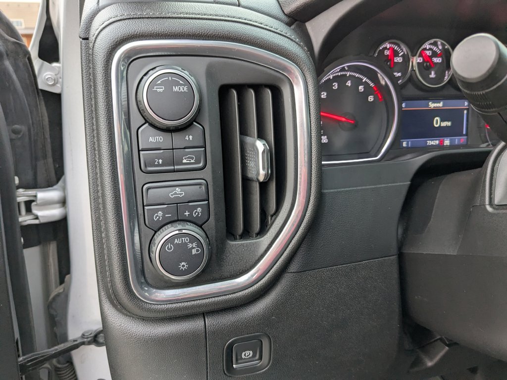 Used 2021 Chevrolet Silverado 1500 LT AWD/4WD image 18