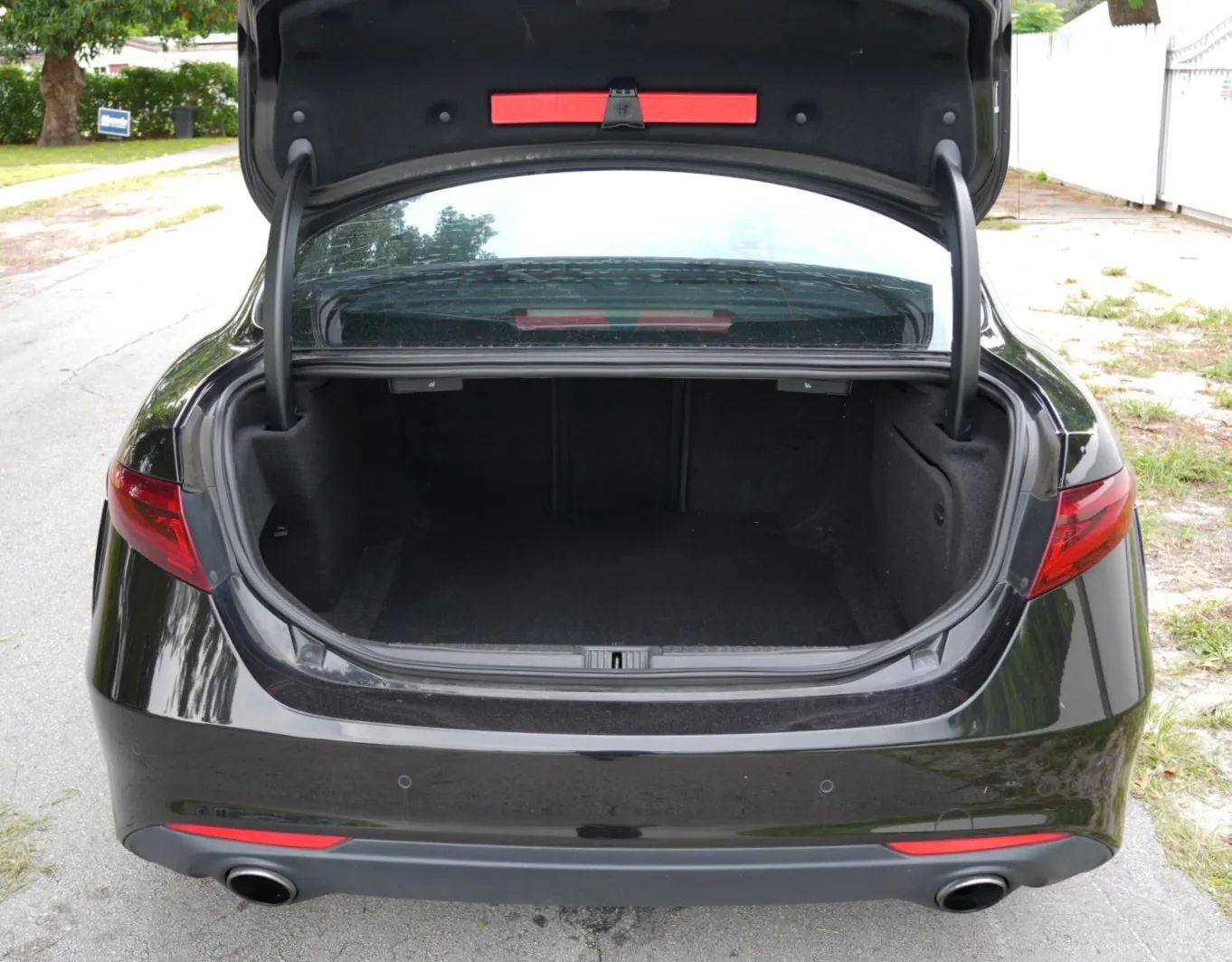 Used 2017 Alfa Romeo Giulia RWD image 12