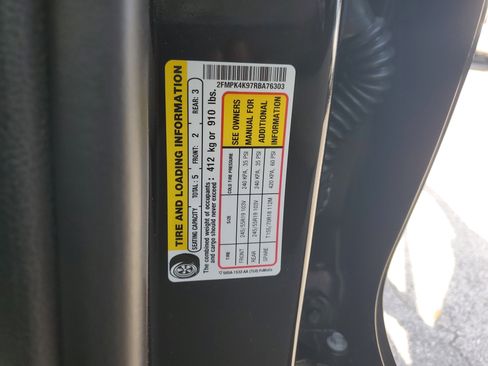 Certified 2024 Ford Edge Titanium image 30