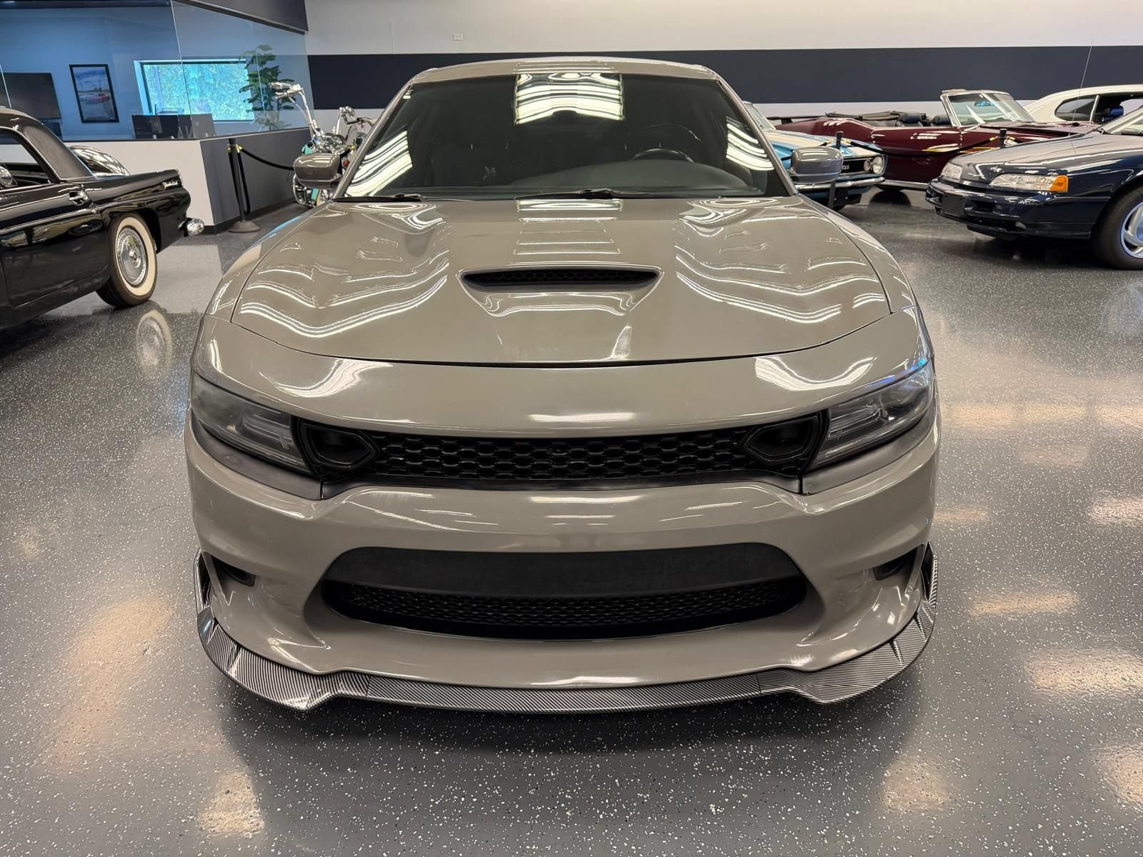 Used 2017 Dodge Charger R/T Scat Pack w/ Beats Audio Group RWD image 2