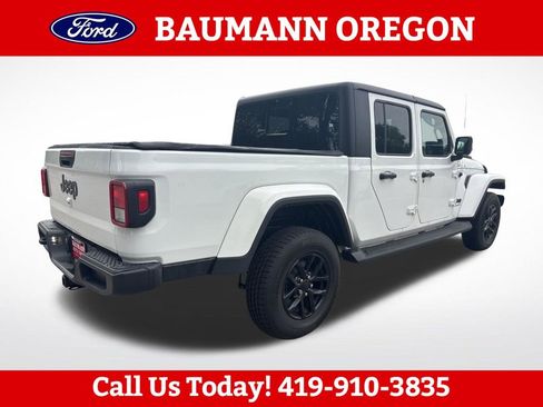 Used 2022 Jeep Gladiator Sport AWD/4WD image 5