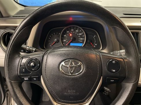 Used 2013 Toyota RAV4 XLE image 18