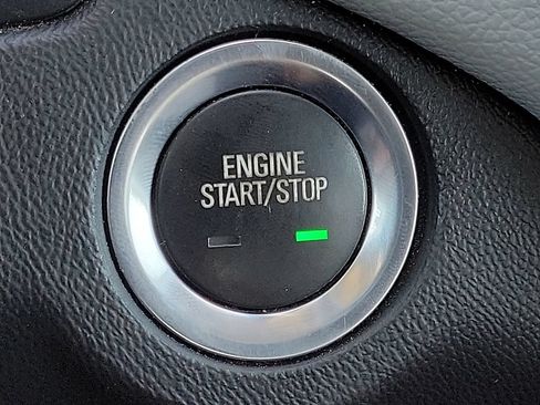 Used 2022 Chevrolet Equinox LS w/ LS Convenience Package FWD image 17