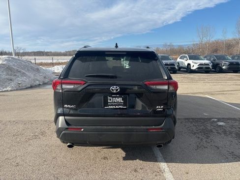 Used 2023 Toyota RAV4 XLE Premium image 14