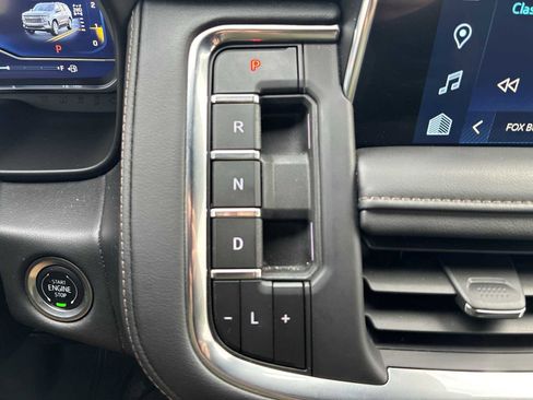 Certified 2024 Chevrolet Suburban High Country image 17