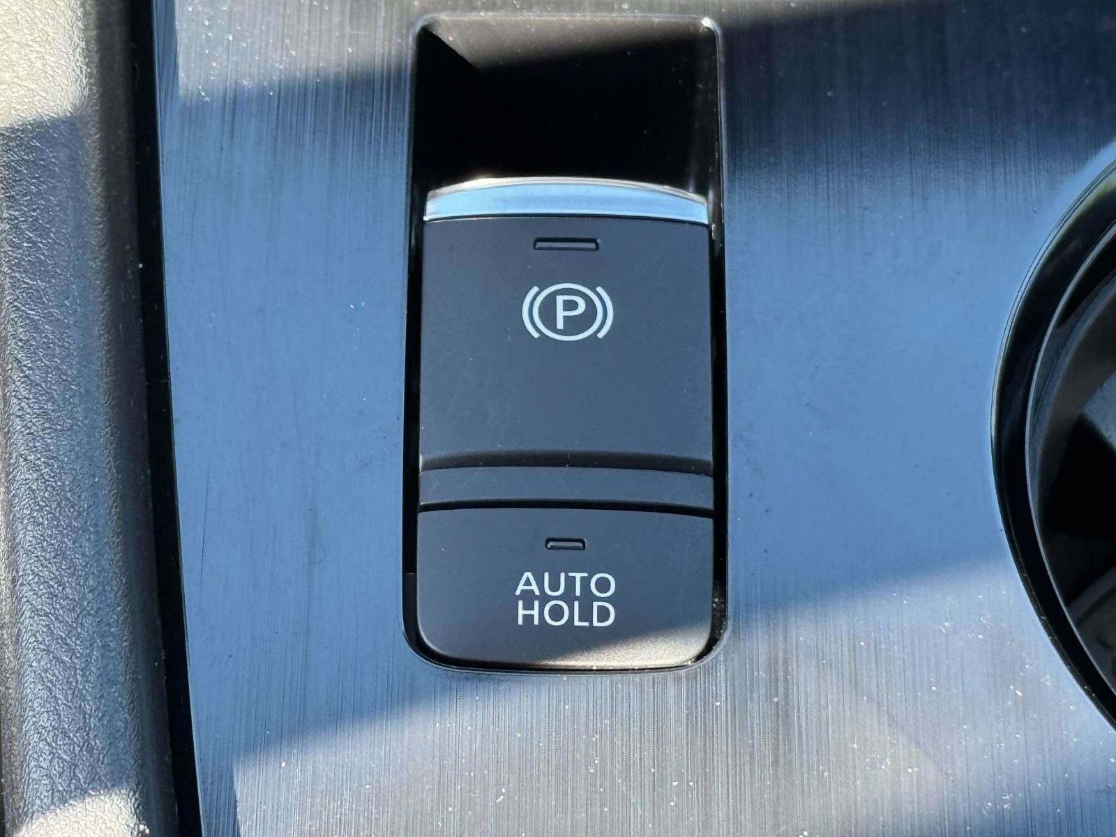 Used 2022 Nissan Rogue SV AWD/4WD image 21