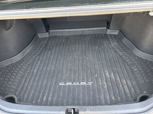 Used 2022 Toyota Camry SE w/ Cold Weather Package image 16