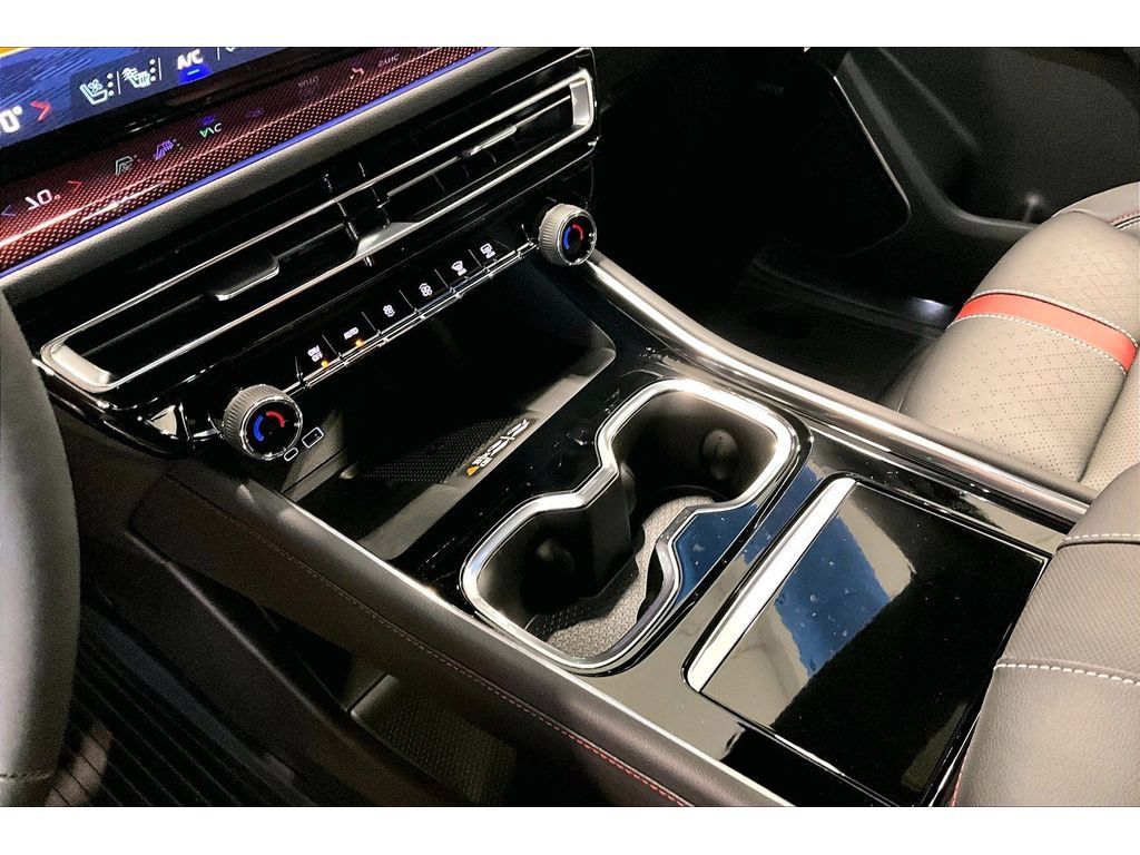 New 2026 Chevrolet Traverse RS w/ LPO, Floor Liner Package FWD image 9