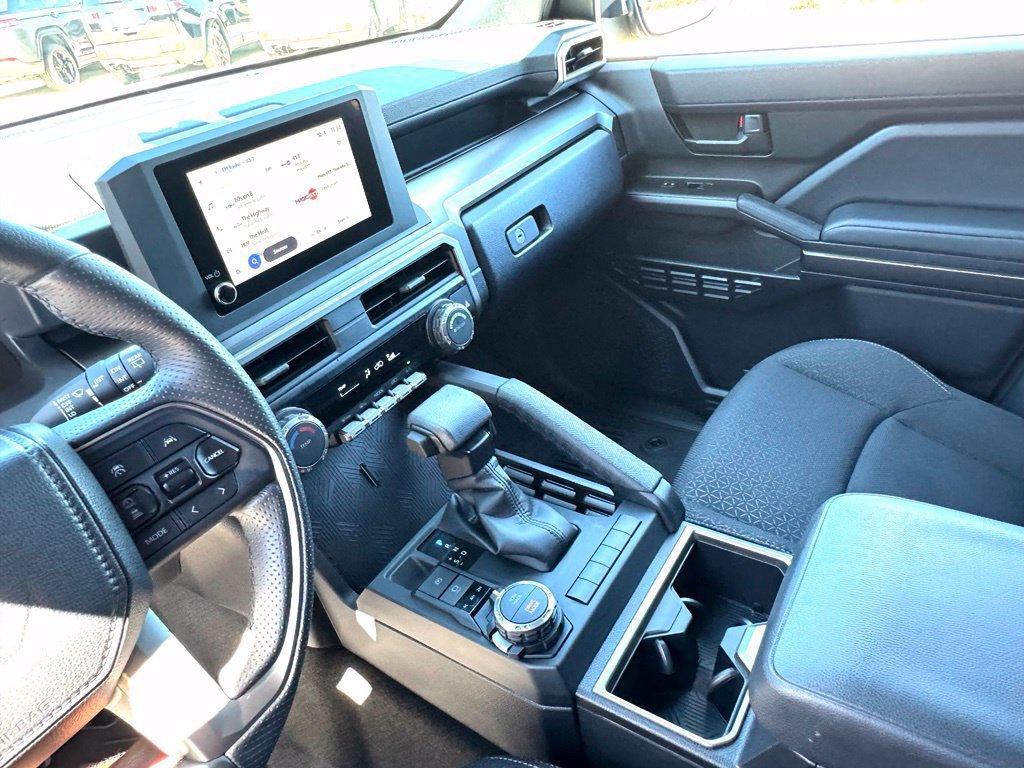 Used 2025 Toyota 4Runner SR5 AWD/4WD image 41