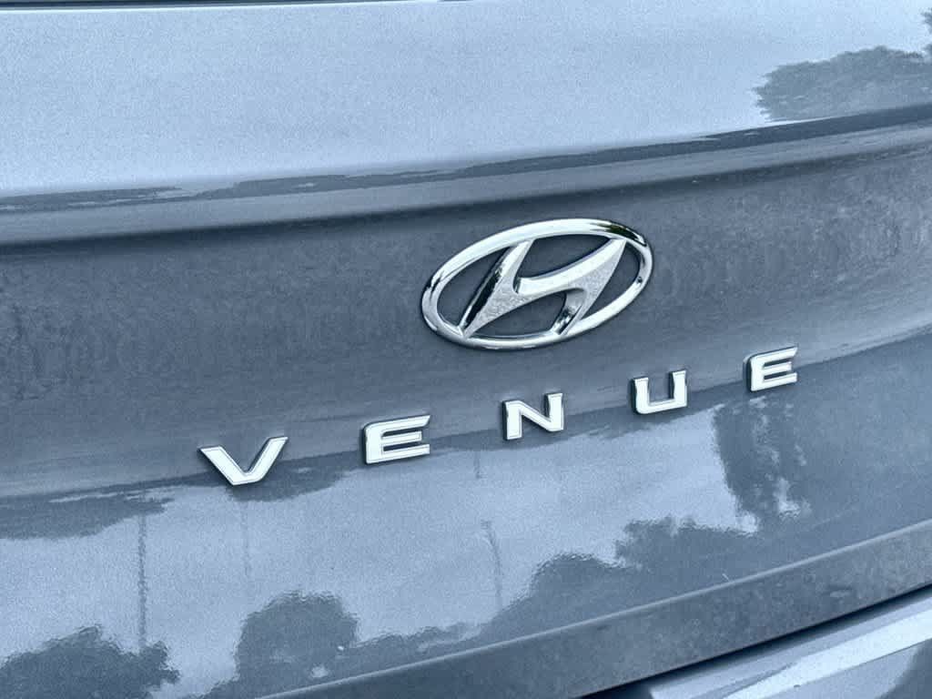 Used 2021 Hyundai Venue SEL FWD image 10