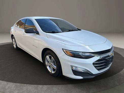Used 2020 Chevrolet Malibu LS image 3