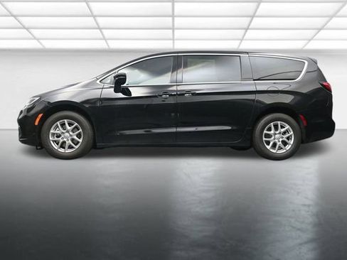 New 2026 Chrysler Pacifica Select image 21