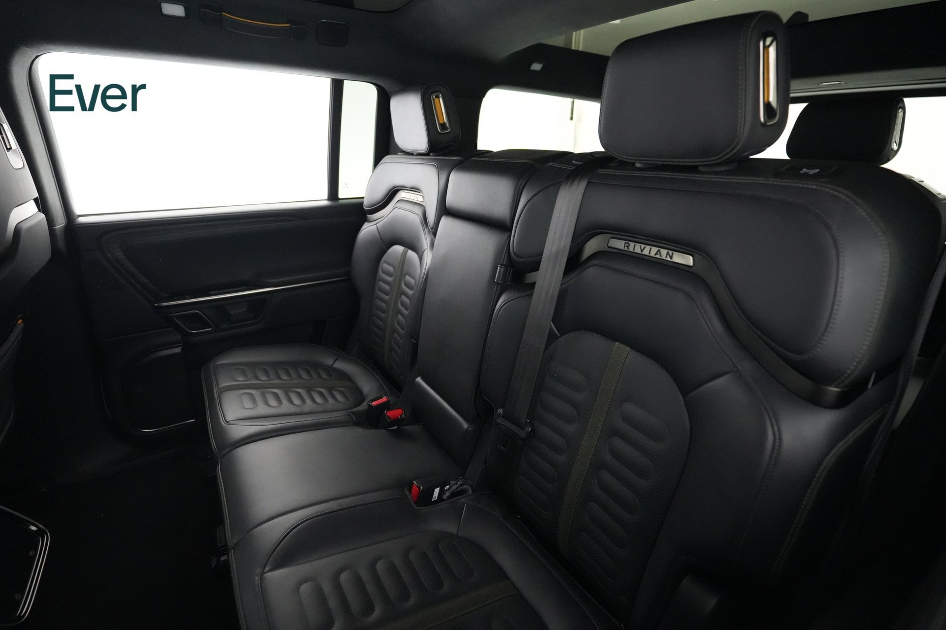 Used 2023 Rivian R1S Adventure Dual AWD/4WD image 24