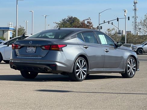 Used 2022 Nissan Altima 2.5 SR image 5