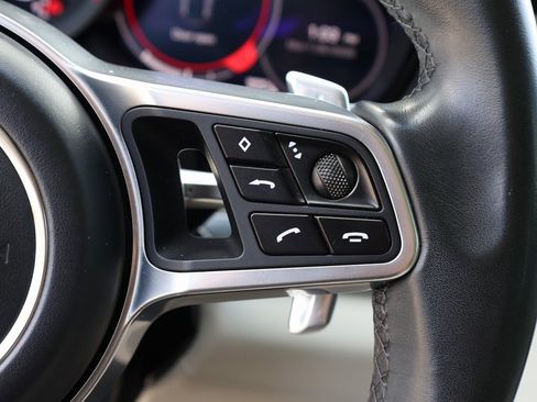 Used 2018 Porsche Panamera w/ Premium Package image 41