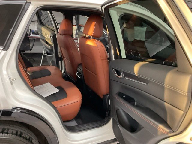 Certified 2025 MAZDA CX-5 Carbon Edition AWD/4WD image 33