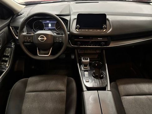 Used 2025 Nissan Rogue SV FWD image 11