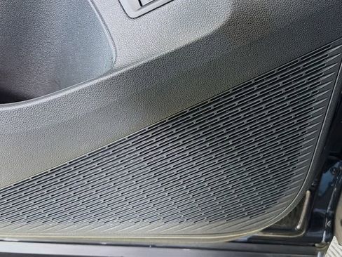 New 2025 Volkswagen Atlas SEL Premium R-Line image 21