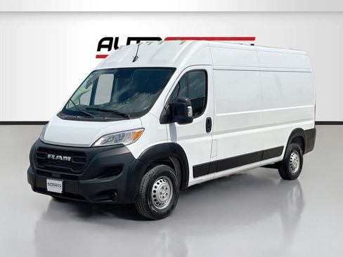 Used 2024 RAM ProMaster 2500 FWD image 3