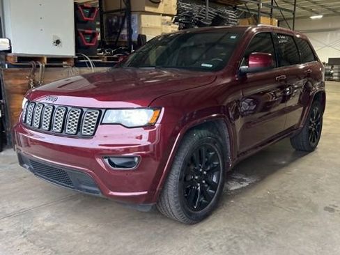 Used 2021 Jeep Grand Cherokee Laredo X image 1