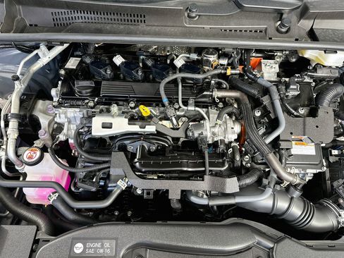 Used 2025 Toyota Prius LE FWD image 33