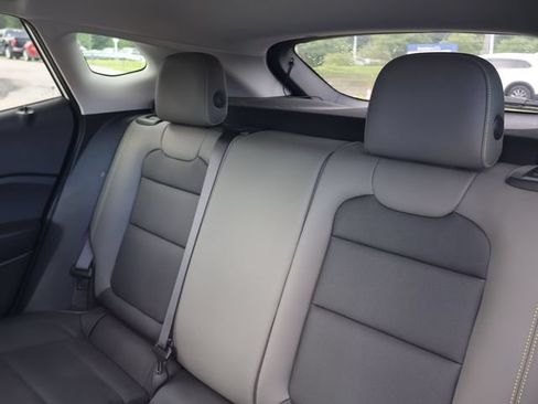 Used 2024 Chevrolet Trax ACTIV w/ Sunroof Package FWD image 15