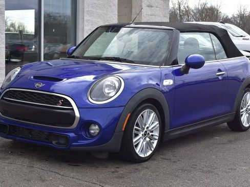 Used 2019 MINI Cooper S w/ Signature Upholstery Package image 14