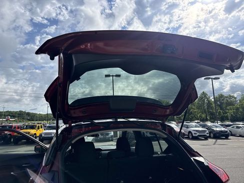 Used 2021 Nissan Kicks SR w/ Exterior Package FWD image 36