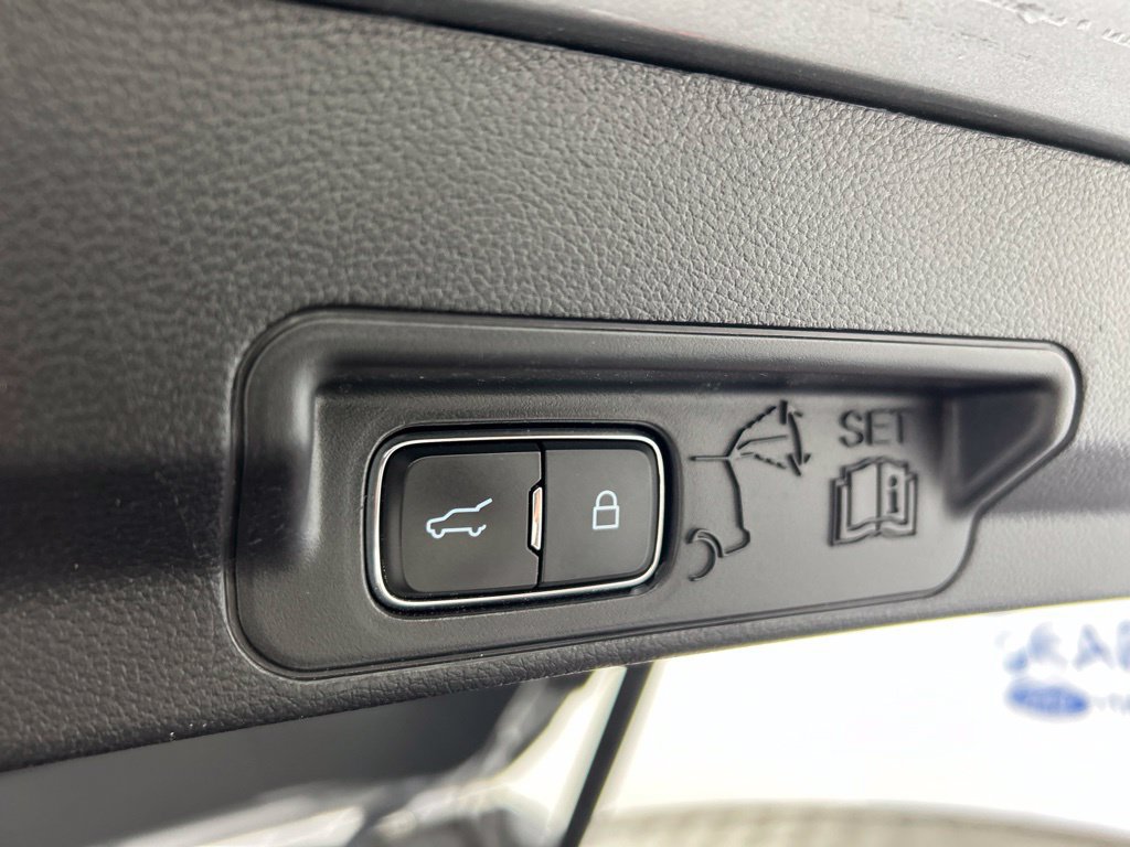 Used 2021 Ford Explorer Limited w/ Equipment Group 301A AWD/4WD image 34
