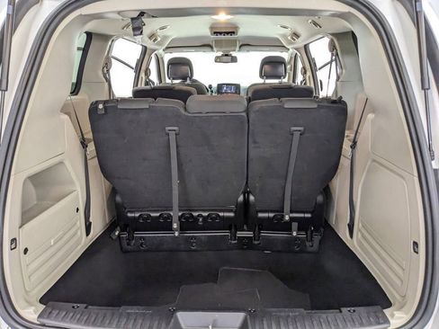 Used 2019 Dodge Grand Caravan SE FWD image 38
