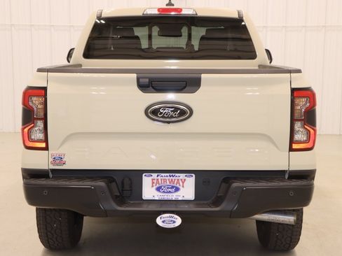 New 2025 Ford Ranger Lariat w/ Black Appearance Package image 7