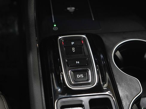 Used 2025 Honda Pilot EX-L image 18