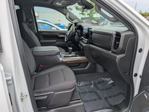 Used 2024 Chevrolet Silverado 1500 RST AWD/4WD image 10