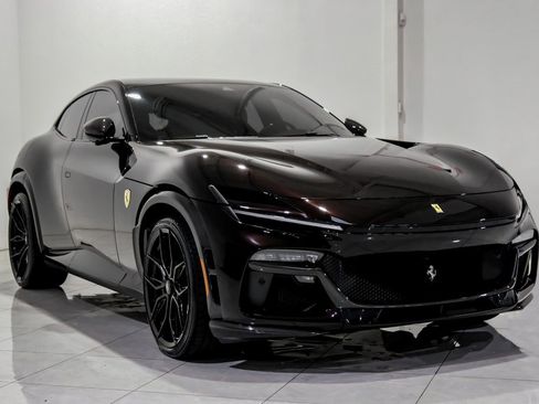 Used 2024 Ferrari Purosangue image 3