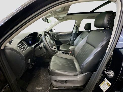 Used 2022 Volkswagen Tiguan SE image 13