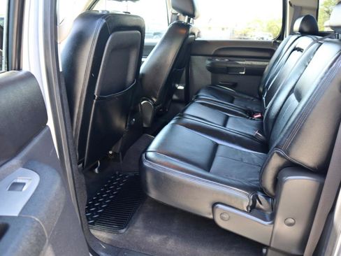 Used 2013 GMC Sierra 2500 SLE w/ HD SLE Premium Package AWD/4WD image 15