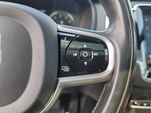 Used 2018 Volvo XC90 T6 Momentum w/ Convenience Package AWD/4WD image 25