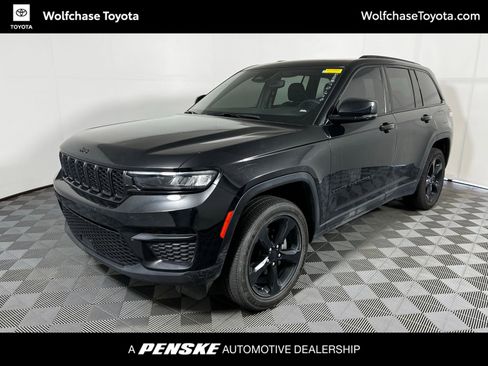 Used 2023 Jeep Grand Cherokee Altitude image 1