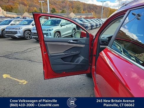 Certified 2023 Volkswagen Taos SEL image 37